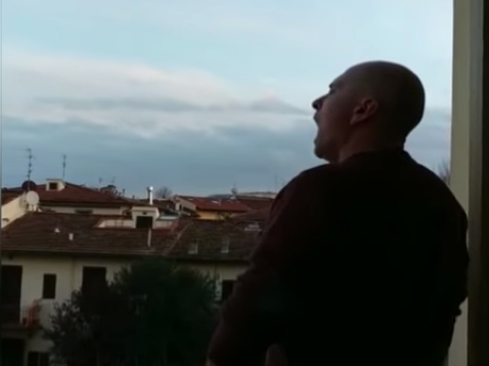 „Énekelj a balkonról!” – Olaszország